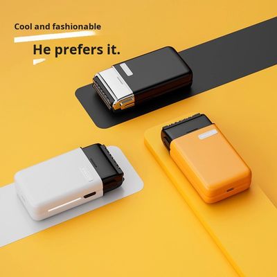 Mini rasoir électrique portable avec 1,5 heure de charge Parties de rechange gratuites et boîtier en plastique pour hommes