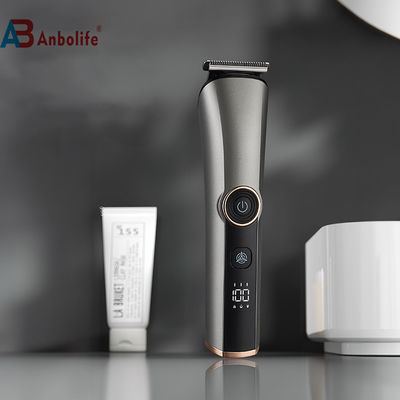 Un kit professionnel de tondeuse à cheveux et de toilettage avec batterie de 600 mAh, temps de charge de 1,5h et étanche IPX7