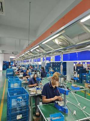 Brosse Sèche-Cheveux Multifonction Double Tension avec Brosse Ovale pour un Coiffage Facile