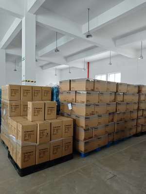 Brosse Sèche-Cheveux Multifonction Double Tension avec Brosse Ovale pour un Coiffage Facile