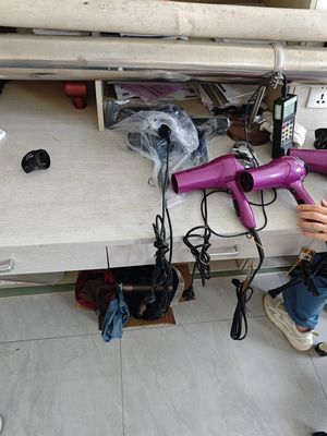 Sèche-cheveux professionnel à moteur AC avec une puissance de 1800W/2000W, 2 vitesses et 3 réglages de température pour salon et usage domestique